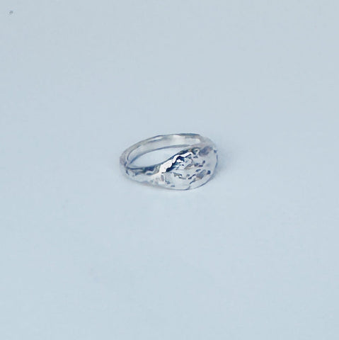 Textured signet