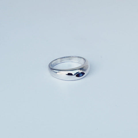 Parti sapphire signet